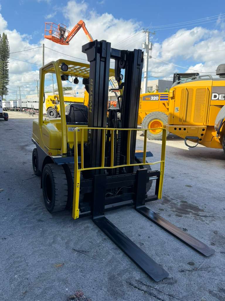2013 Hyster H90FT Diesel Forklift | 9,000lb Capacity